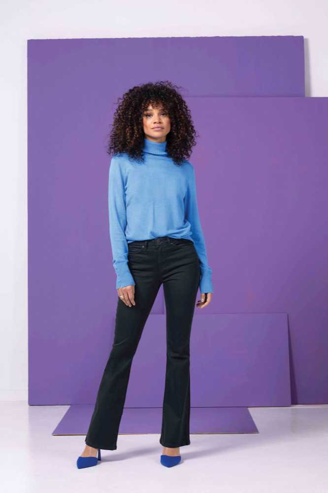 Cloud9 Dora Flared Black