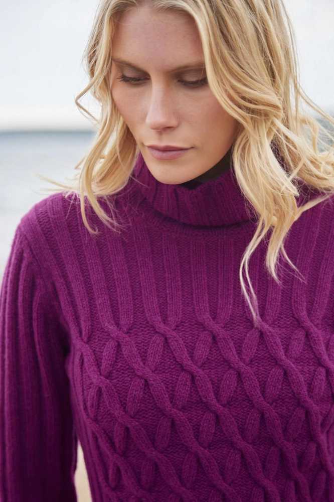 Fisherman Out Of Ireland Merino Cashmere Criss Cross Sweater Foxglove - La Vie en Rose Damesmode (666 x 1000 px)