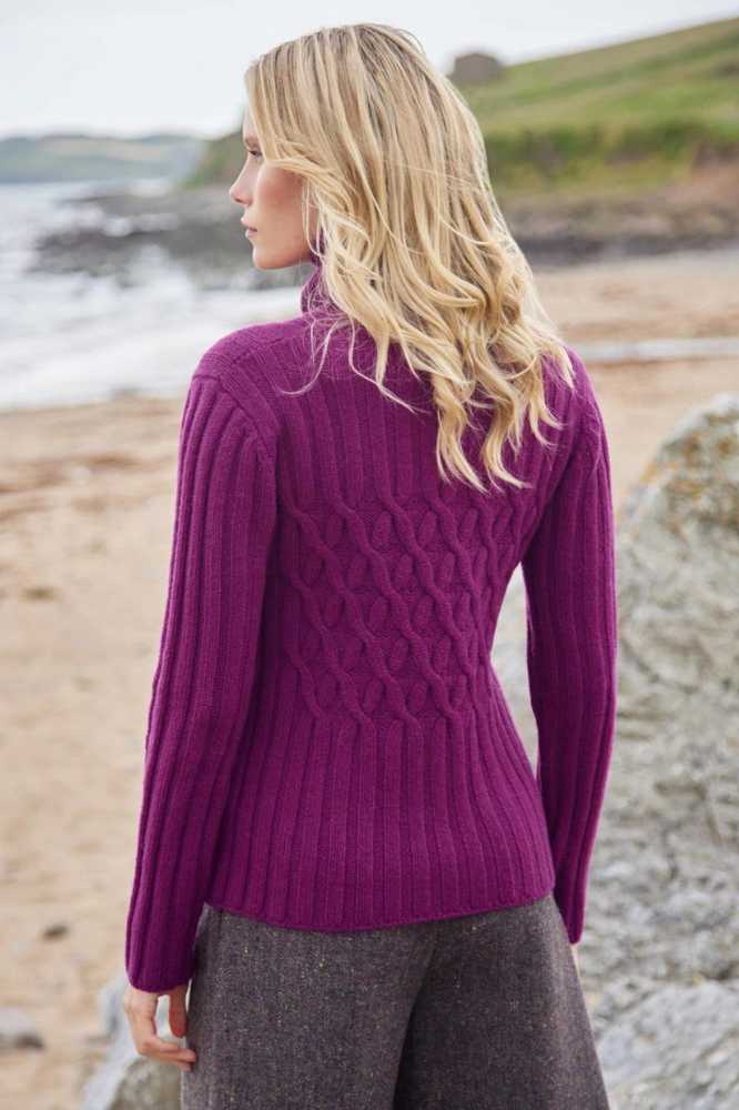 Fisherman Out Of Ireland Merino Cashmere Criss Cross Sweater Foxglove - La Vie en Rose Damesmode (666 x 1000 px)