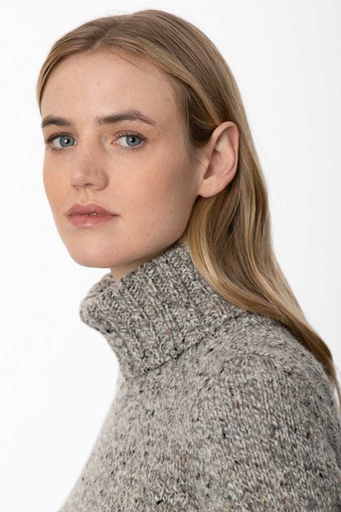 Fisherman out of Ireland Polo Neck Sweater Porridge FSS72M 215 - La Vie en Rose Damesmode