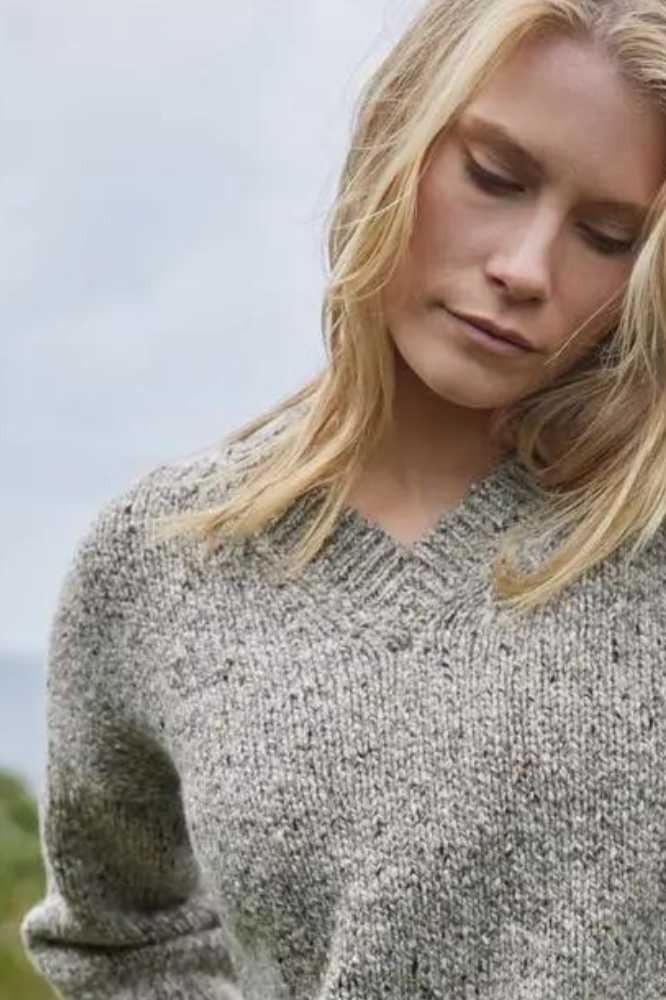 Fisherman out of Ireland Donegal Fleck V Neck Sweater Rabbit SK805M - La Vie en Rose Damesmode