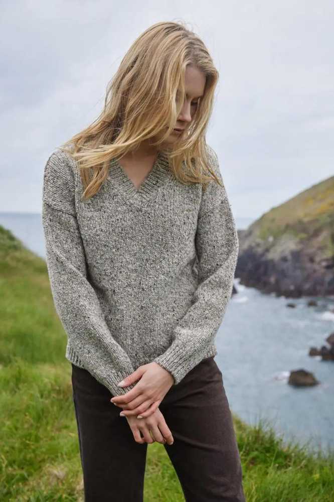 Fisherman out of Ireland Donegal Fleck V Neck Sweater Rabbit SK805M - La Vie en Rose Damesmode