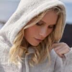 Fisherman out of Ireland Whisper Merino-Cashmere Hoodie Oyster SL911T - La Vie en Rose Damesmode