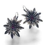 Nell Bijoux Daisies Silver Plum - La Vie en Rose Damesmode Enkhuizen