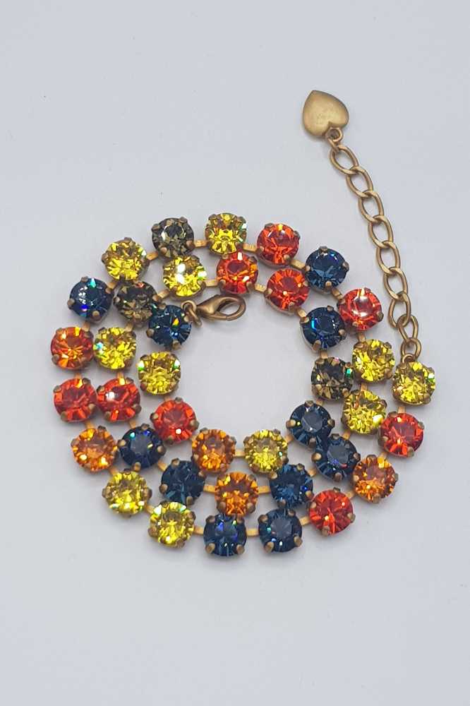 Nell Bijoux Luna Matte Gold L003 - La Vie en Rose Damesmode (6) Details Luna Matte Gold L103 Orange and Gold: Lengte: ca. 49 cm, inclusief sluiting en het verlengstukje Sluiting: Lobster sluiting Kristallen: Swarovski Metaalkleur: Matte Gold Nikkelvrij: Ja SKU/ProductID: L103 Maat model: Eén maat, ca. 49 cm