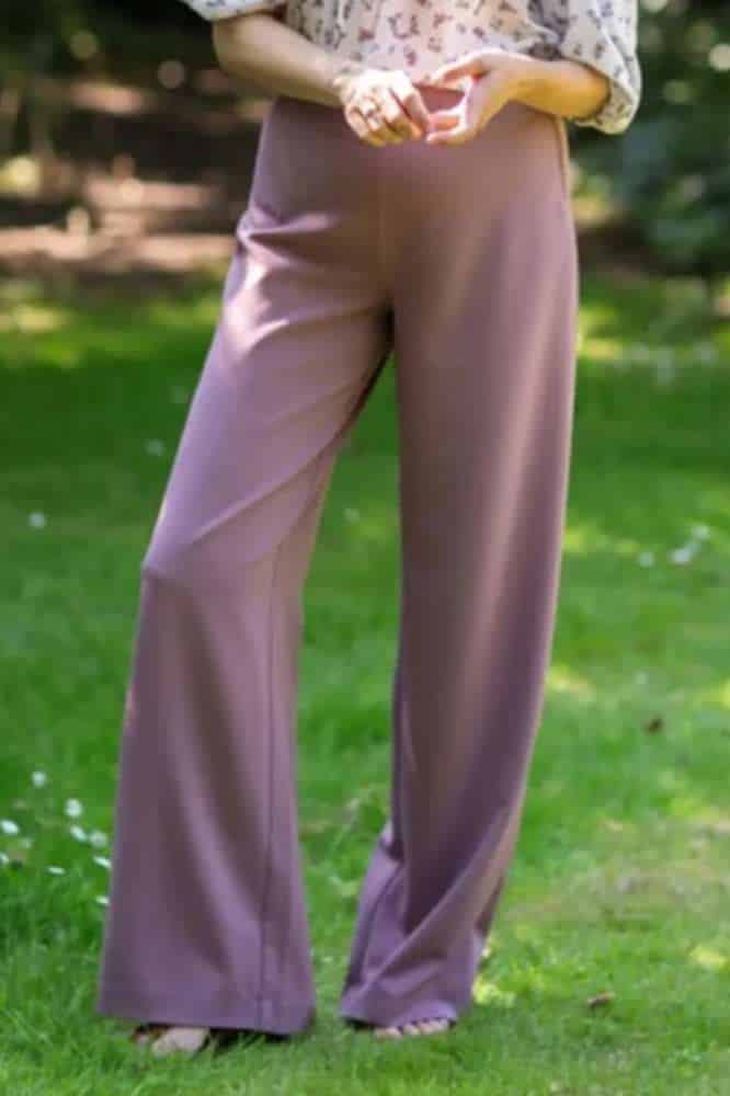 Very Cherry Marlene Pants Lila Gabardine - La Vie en Rose Damesmode