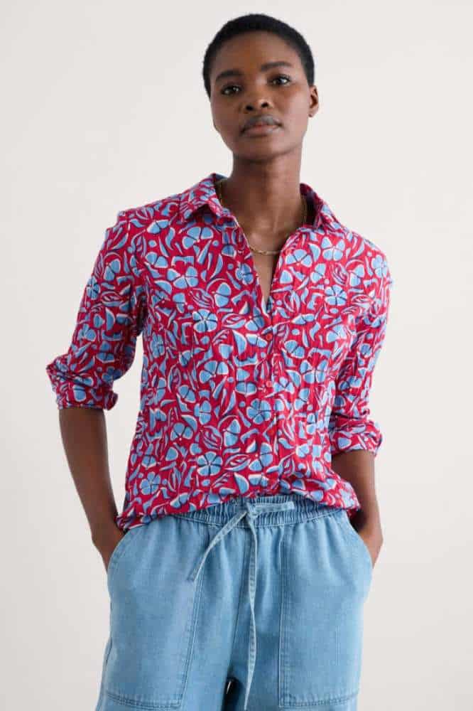 Seasalt Cornwall Larissa Shirt Collaged Floral Scarlet - La Vie en Rose Damesmode