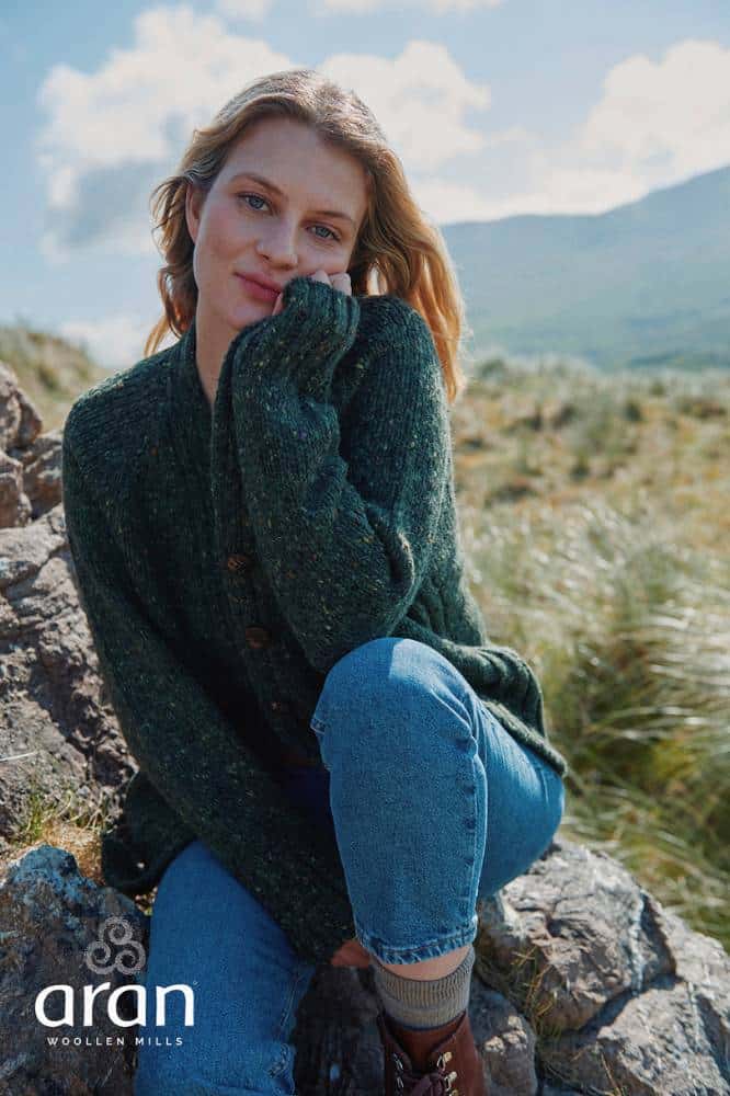 Aran Woollen Mills Ladies Donegal Cardigan Side Pockets Green - La Vie en Rose Damesmode