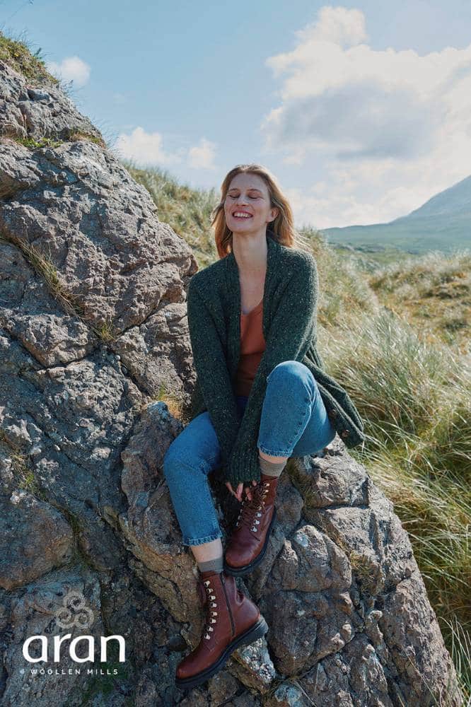 Aran Woollen Mills Ladies Donegal Cardigan Side Pockets Green - La Vie en Rose Damesmode