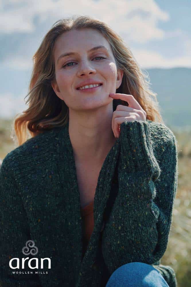 Aran Woollen Mills Ladies Donegal Cardigan Side Pockets Green - La Vie en Rose Damesmode