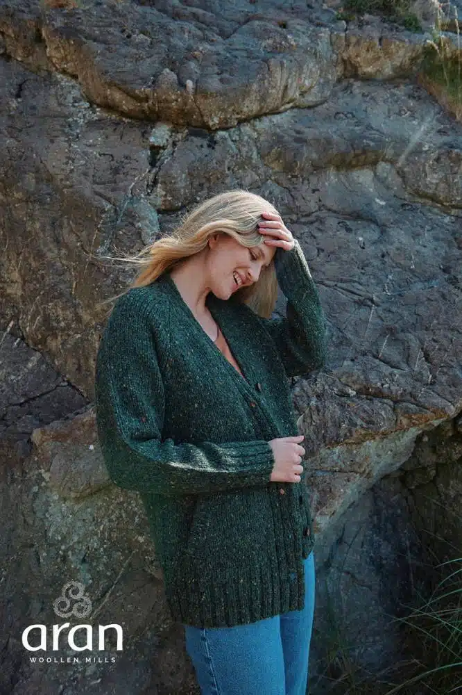 Aran Woollen Mills Ladies Donegal Cardigan Side Pockets Green - La Vie en Rose Damesmode