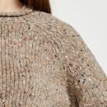 Aran Woollen Mills Ladies Roll Neck Raglan Crew Light Honey - La Vie en Rose Damesmode