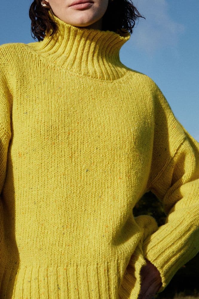 IrelandsEye The Paige Polo Neck Buttercup - La Vie en Rose Damesmode (1)