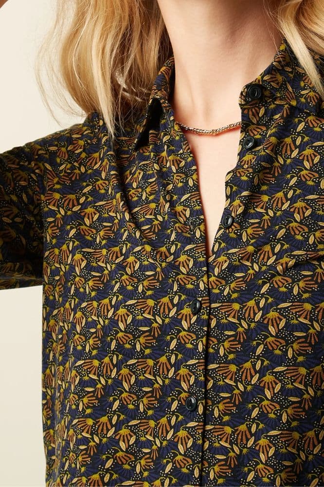 King Louie Maisie Blouse Mirth Jersey Rhodonite Blue - La Vie en Rose Damesmode