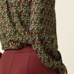 King Louie Maisie Blouse Mirth Jersey Rhubarb Red - La Vie en Rose Damesmode