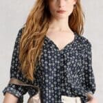 White Stuff Rae Organic Cotton Top Nay Print- La Vie en Rose Damesmode