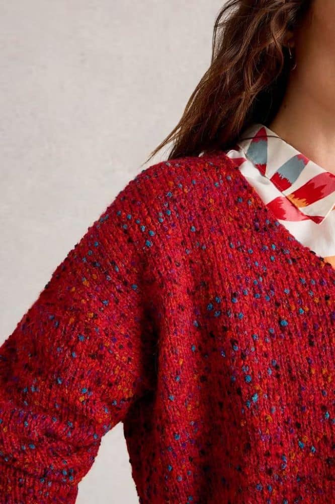 White Stuff Texture V Neck J umper Mid Red - La Vie en Rose Damesmode