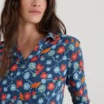 Seasalt Cornwall Wavecrest Shirt in GOTS-Certified Organic Cotton Jersey Winding Nasturtiums Squall - La Vie en Rose Damesmode