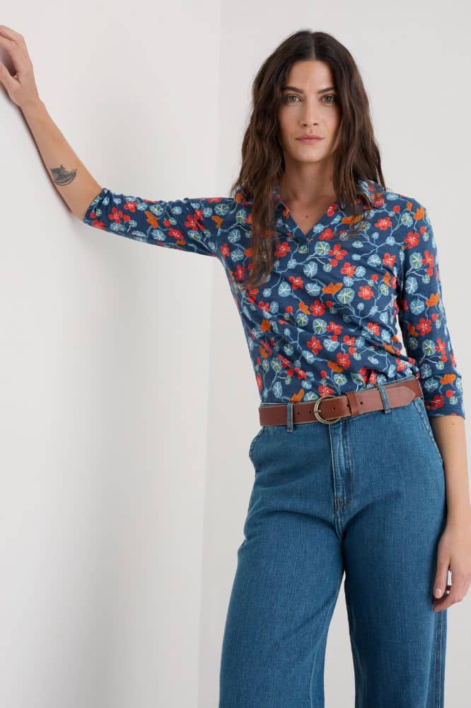 Seasalt Cornwall Wavecrest Shirt in GOTS-Certified Organic Cotton Jersey Winding Nasturtiums Squall - La Vie en Rose Damesmode