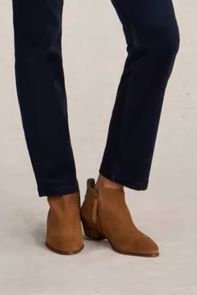 White Stuff Brooke Cord Trousers - La Vie en Rose Damesmode