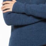 Doutzen Schipperstrui Beehge – Roosenstein Wolke in 100% Sport Loden wol. Half-zip, heritage details en tijdloze kwaliteit. Bij lavieonline.nl.