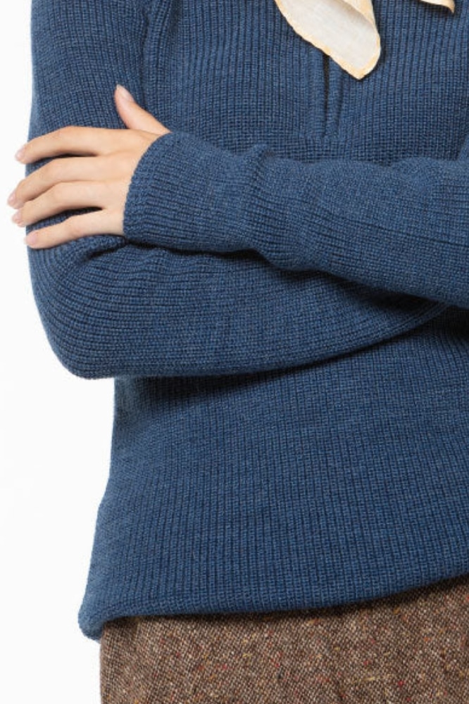 Doutzen Schipperstrui Beehge – Roosenstein Wolke in 100% Sport Loden wol. Half-zip, heritage details en tijdloze kwaliteit. Bij lavieonline.nl.