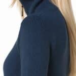 Doutzen Schipperstrui Beehge – Roosenstein Wolke in 100% Sport Loden wol. Half-zip, heritage details en tijdloze kwaliteit. Bij lavieonline.nl.